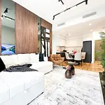 Downtown Dubai Elegance - Stylish Urban Retreat