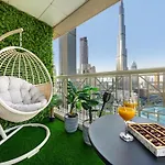 Lavish 2 Bedroom I Burj Khalifa & Fountain Views I Free Gym, Pool, Parking, Wi-Fi And Ps5 I By Skyline Serenity