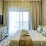 Nasma Luxury Stays - Contemporary Living In A Cozy Studio Apartment