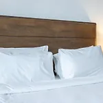 Wonderful 1-Bedroom With Canal View At Sparkle Tower In Dubai Marina