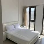 Lovely Calm 3Br Apt Easy Accessibility To Central Dubai With Huge Balcony And Pool View Town Square