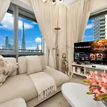 Elegant 1 Bedroom Apartment I Burj Khalifa & Fountain Views I Free Gym, Pool, Wi-Fi, Parking & Ps5 I By Skyline Serenity