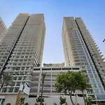 Dream Inn Apartments - Sunrise Bay Beach Front