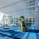 Dream Inn Apartments - Sunrise Bay Beach Front