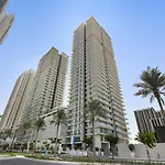 Dream Inn Apartments - Sunrise Bay Beach Front