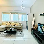 Private Rooms In 3 Bedroom Apartment Skynest Homes Marina Pinnacle