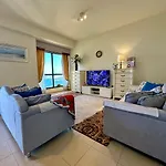 Sea View 2Br In Jbr