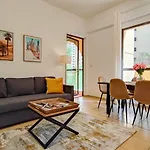 Sunkissed Holiday Homes 4Br On Jbr Beach