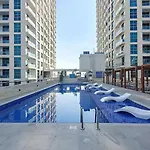 Airy And Cozy 2-Bedroom Apartment With Marina Views In Dec Tower 2