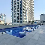 Airy And Cozy 2-Bedroom Apartment With Marina Views In Dec Tower 2