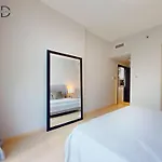 Stylish 2Br Apartment Steps From Metro And Marina Mall