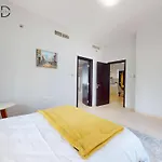 Stylish 2Br Apartment Steps From Metro And Marina Mall