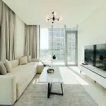 Azure - 1-Bed Luxury By Crystal Lagoon, Downtown