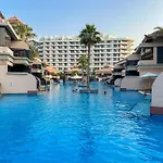Upgraded Gorgeous 1Br At 5 Star Resort