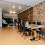 Spacious Family Apartment In Dubai Marina On The Walk