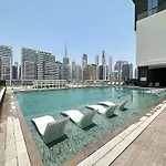 Vayk - Fresh & Trendy Studio In Business Bay