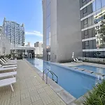 Vayk - Modern 1 Bd Apartment With Stunning City Views