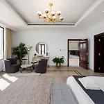 Frond D, Beachfront Villa, Palm Jumeirah - Mint Stay Homes