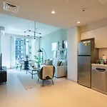 Creek Island Retreat With Balcony, Pool & Gym