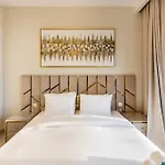 Fam Living - Elegant Stay In Azizi Greenfield