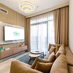 Fam Living - Elegant Stay In Azizi Greenfield