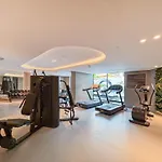 Chic-1Broxford Terrace 2 Luxuriously Furnished