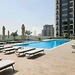 Studio Hotel Apartment Brand New Azizi Riv 14