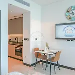 Stylish Retreat In Business Bay