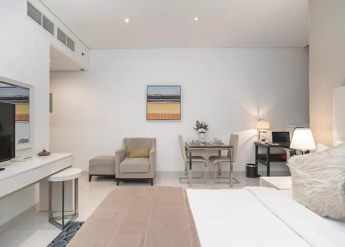 Higuests - Cozy Studio With Balcony In Business Bay