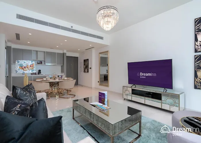 Dream Inn Apartments - Sunrise Bay Beach Front