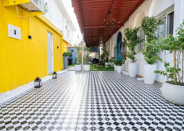 La Porte Bleue