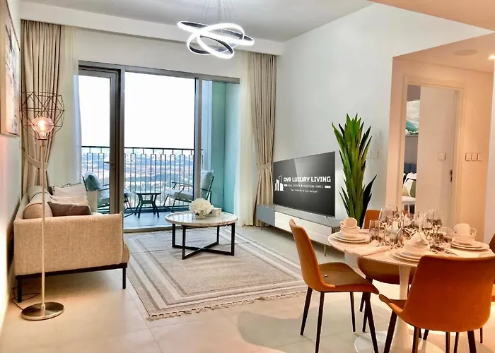 Luxurious 1-Bedroom With Skyline View In Downtown Views II