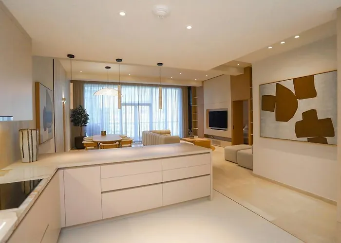 Penthouse Apartment West Beach