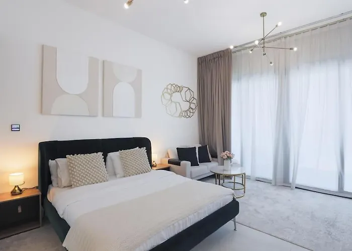 Elegant Studio In Binghatti Canal