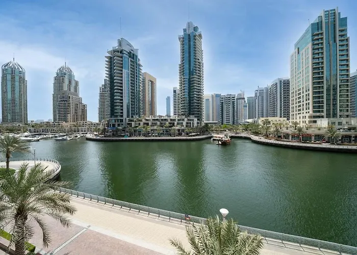 Stunning 1 Bed With Infinity Pool - Dubai Marina