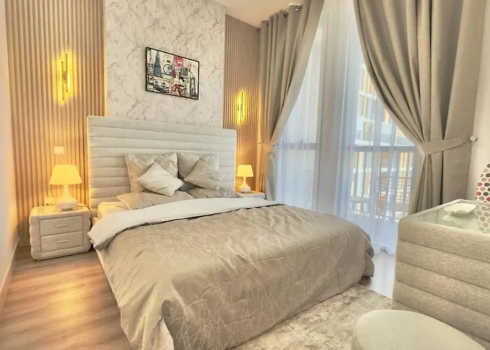 Sleek 1Br Getaway At Dania 1 With Inviting Balcony By Vibel