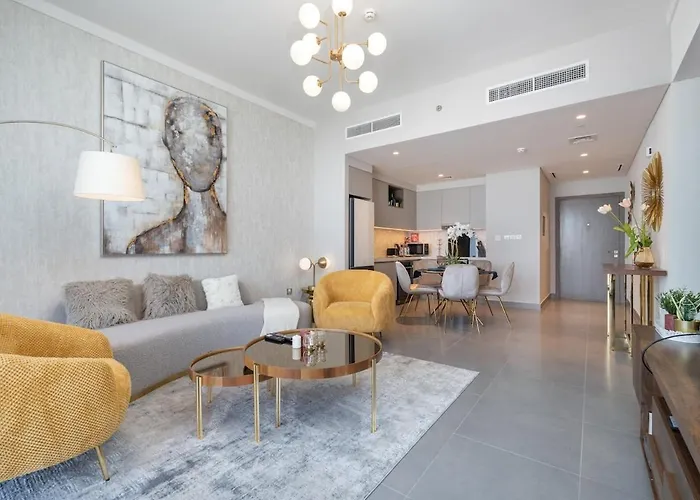 Stylish 2-Bed Oasis With Pool In Peaceful Creek Harbour