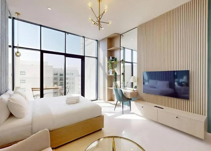 New Luxury Studio Near Marina-4Min Walk From Metro