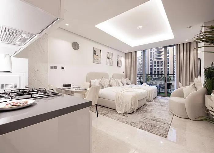 Luxurious New Studio! 2 Double Beds! Sleek Design & High-End Amenities In Dubai Downtown