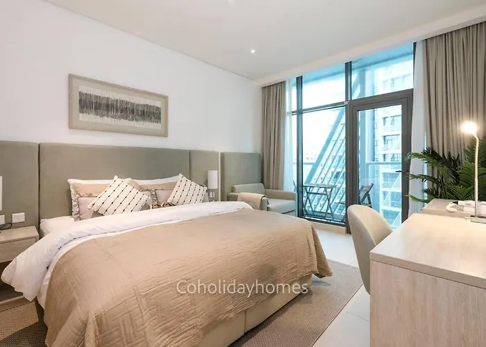 1 Bedroom Rooftop Infinity Pool & Padel Court