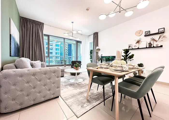 Trophy - 29 Boulevard Tower Downtown Suite