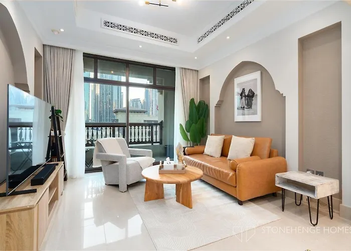 Lux & Cozy 1 Bedroom Apartment Steps Away From Burj Khalifa & Dubai Mall