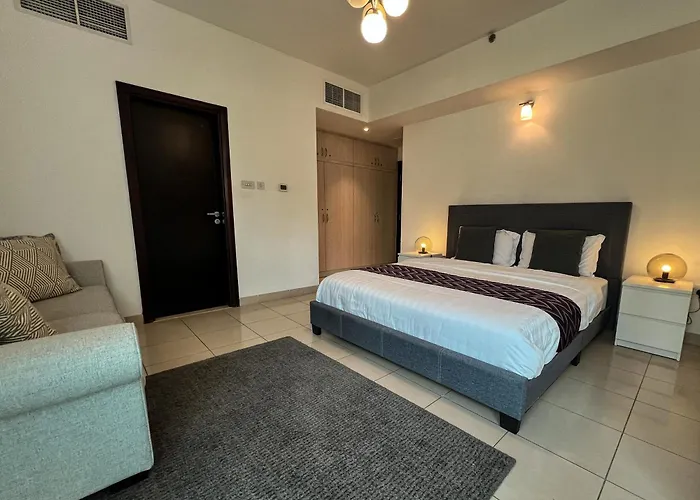 Sunkissed Holiday Homes 4Br On Jbr Beach