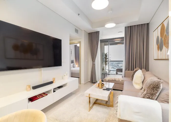 Modern Cozy 2-Bedroom Apartment Perfect For Family In Business Bay