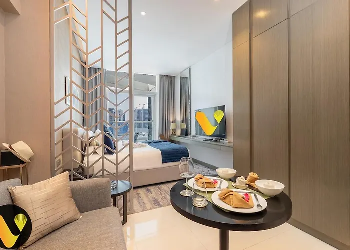 Vogue Damac Maison Prive Balcony & Pool With Canal View Prime Business Bay Location, Steps From Downtown & Burj Khalifa