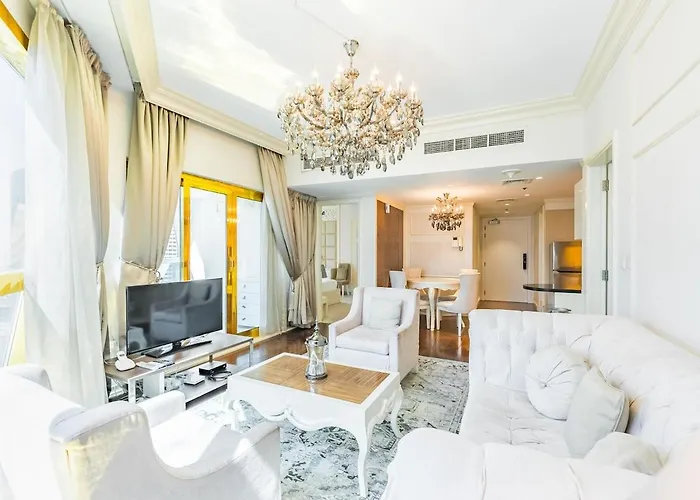 Luxury Spacious Condo In The Iconic Park Towers