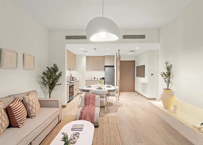 Luxe 1Br In Orchid Creek With Balcony Pool & Gym