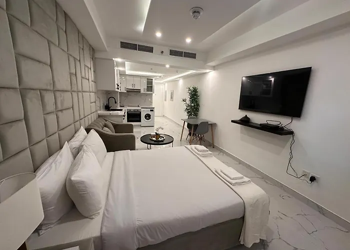 Modern & Stylish Studio Retreat
