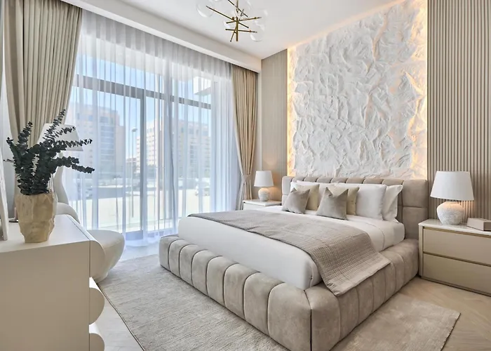 Chic-1Broxford Terrace 2 Luxuriously Furnished
