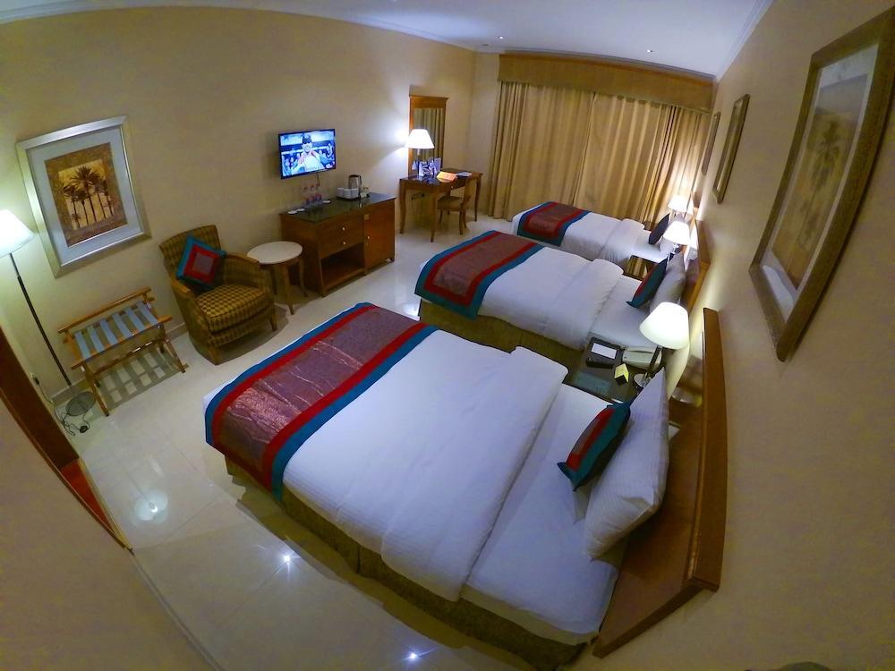 La Quinta By Wyndham Jumeirah Hotel 4*